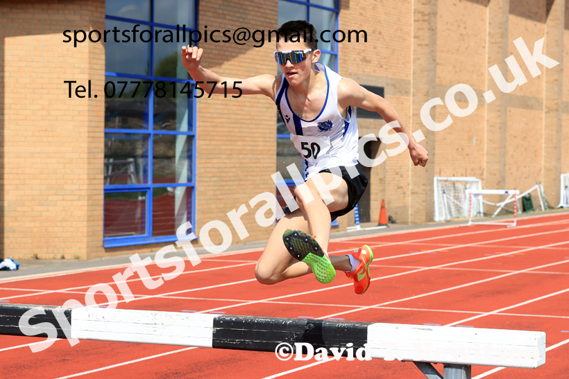 Steeplechase, 2026 Elswick Harriers Event, Wentworth, Hexham. Photo: David T. Hewitson/Sports for All Pics